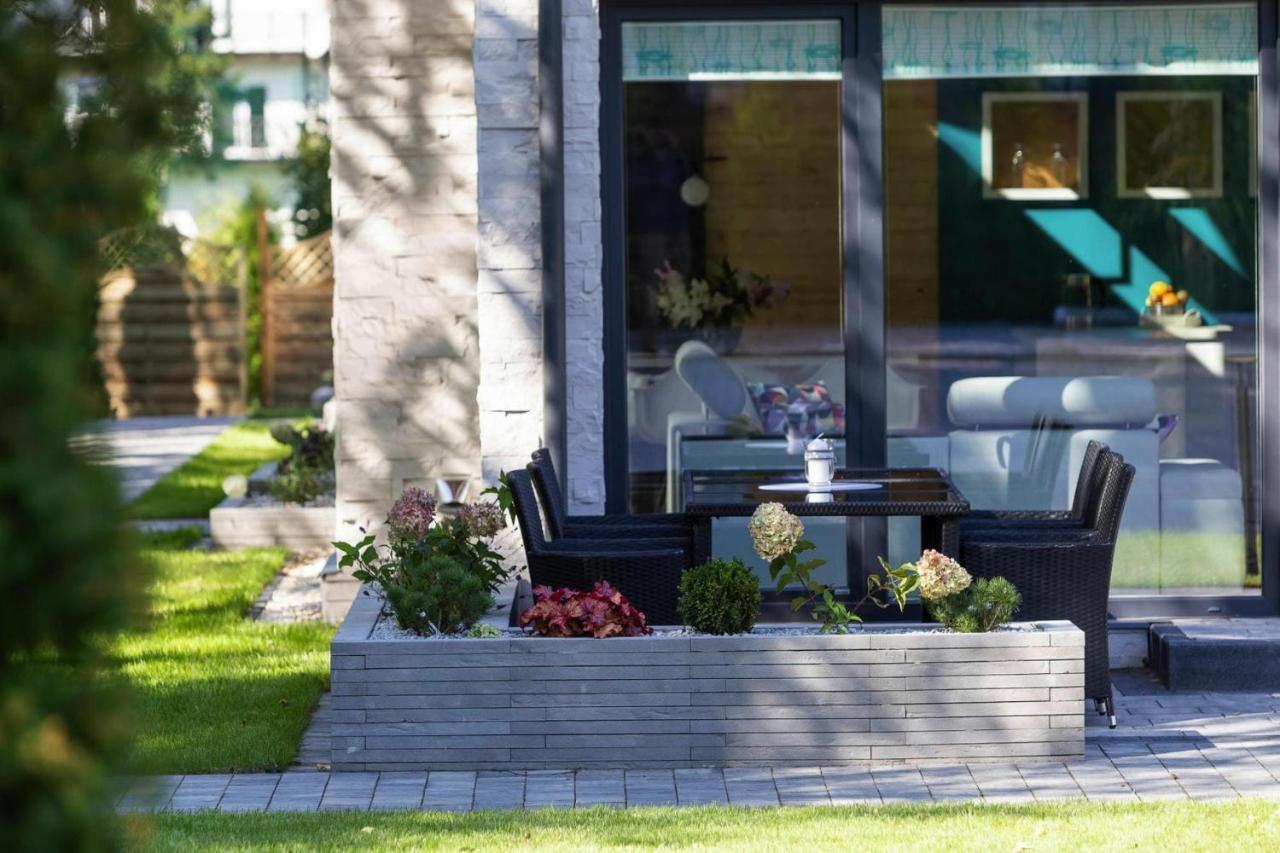 Year-Round Holiday Houses, أوسترونيه مورسكية المظهر الخارجي الصورة